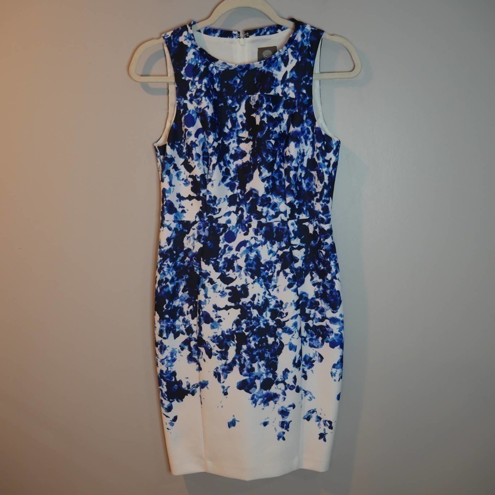 Vince Camuto Blue & White Floral Scuba Shift Dress Size 6 Petite - Picture 2 of 6